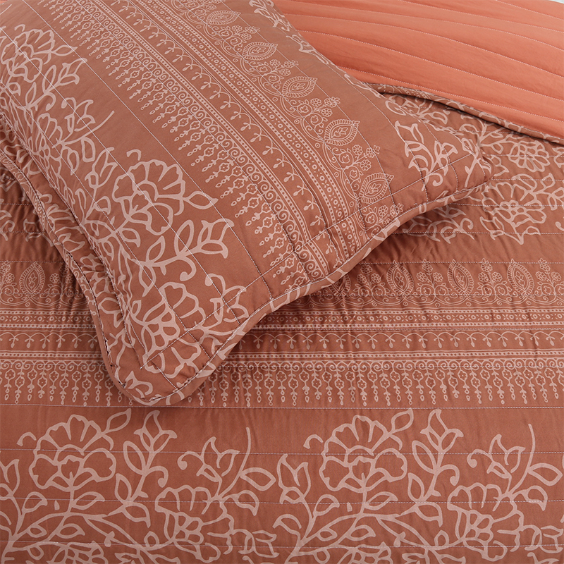 Soft water-washed ultra-fine fiber summer quilt