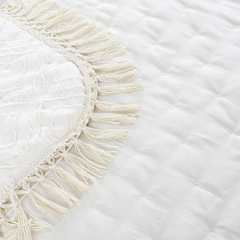 Jacquard tufted winter comforter