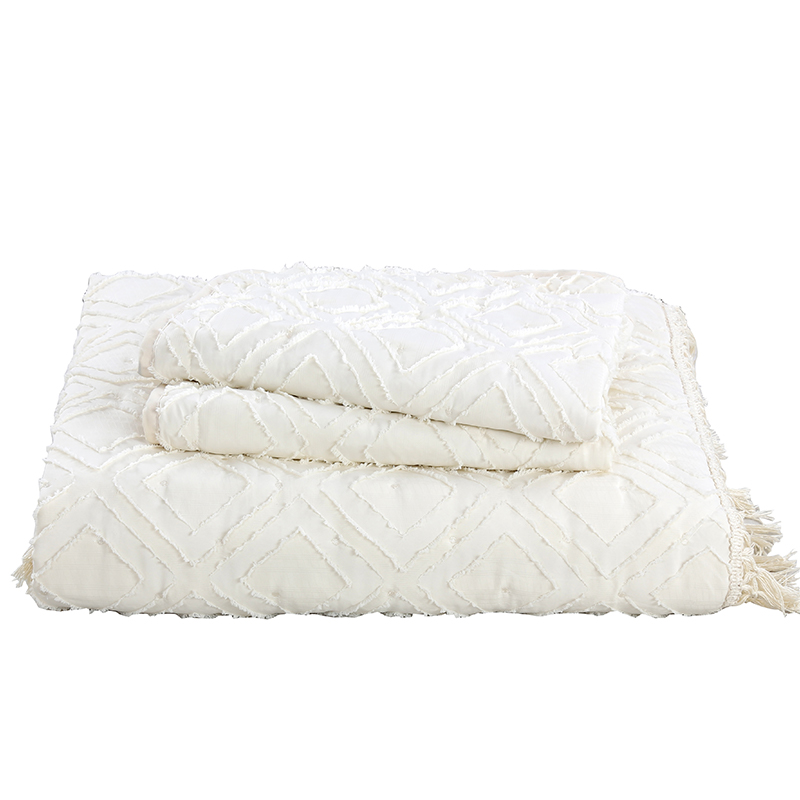 Jacquard tufted winter comforter