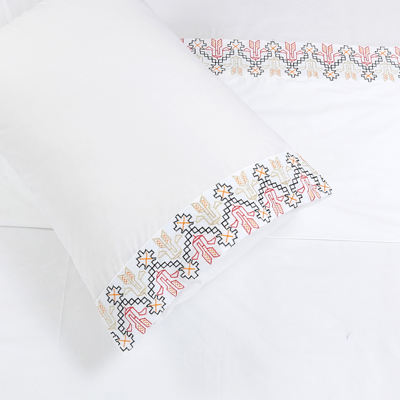 Embroidery bedding set