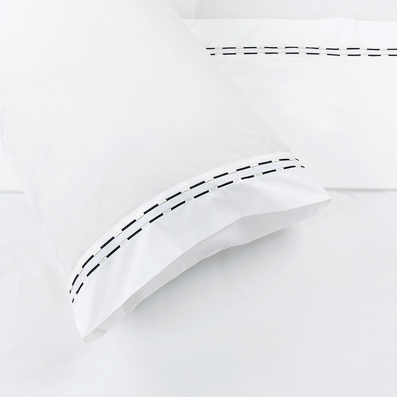 Embroidery bedding set