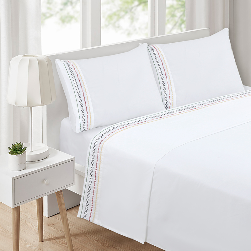 Embroidery bedding set